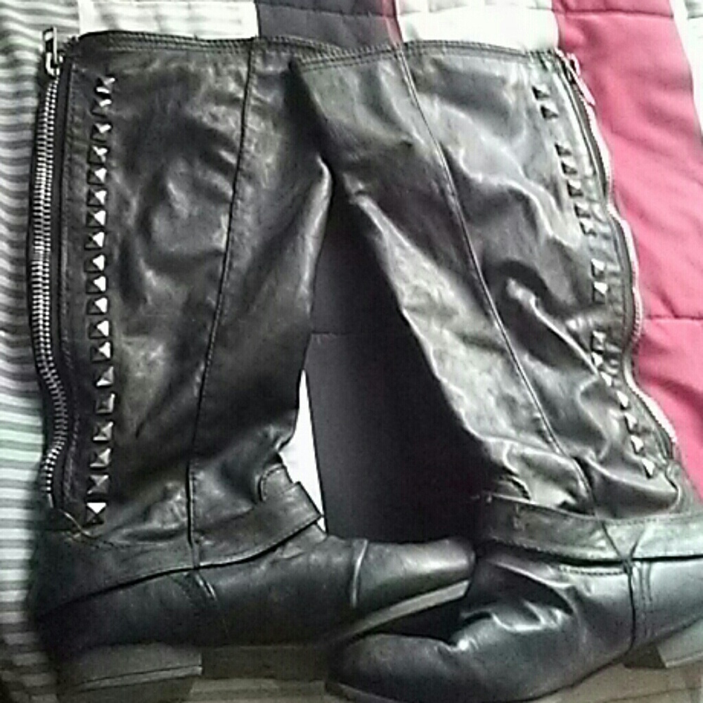 Black boots
